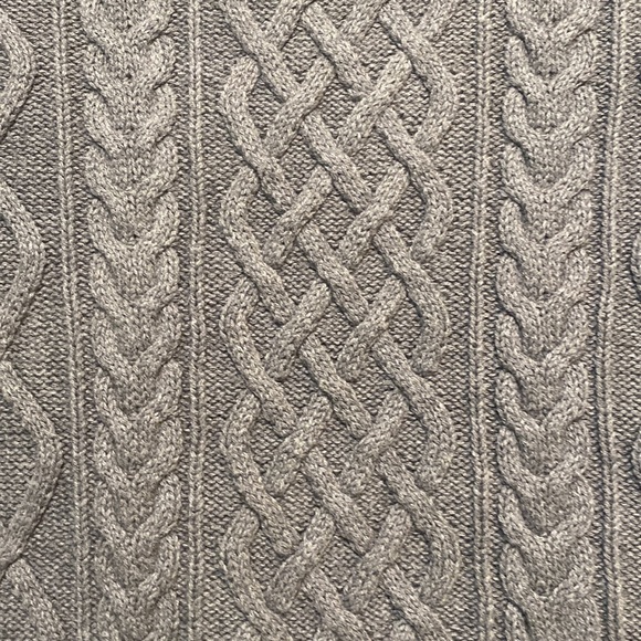 Gap Gray Cable Knit Sweater, NWT, Large - Picture 6 of 6